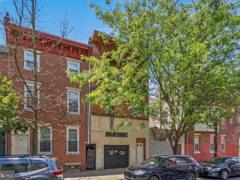 678 N 15TH Street, Philadelphia PA 19130