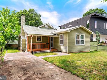 302 Quackenbos Street NW