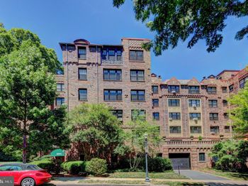 3041 Sedgwick NW