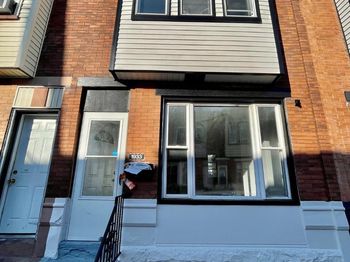 1933 Clarence Street