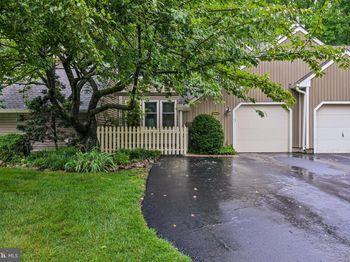 1564 Applewood Circle