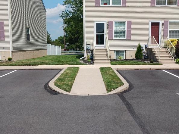 12 Carriage Knoll Court, Langhorne PA 19047