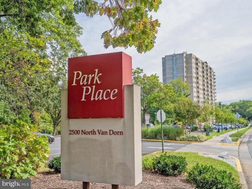 2500 N Van Dorn Street 1517, Alexandria VA 22302