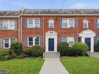 713 Hamlin Street NE