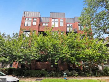 245 15TH SE