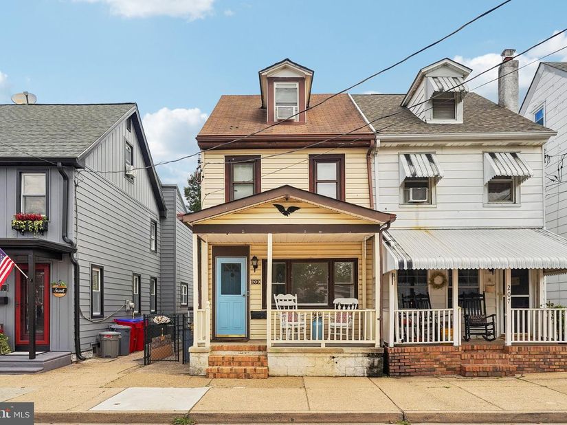 209 Lafayette Street, Bristol PA 19007