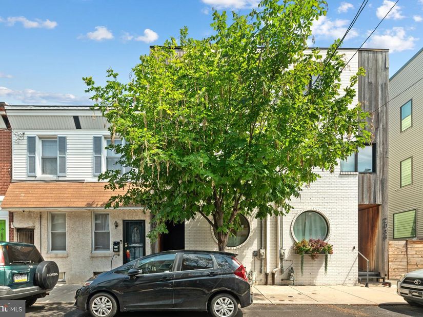 2031 E Firth Street, Philadelphia PA 19125