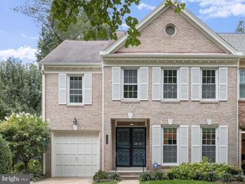 1558 Mclean Commons Ct