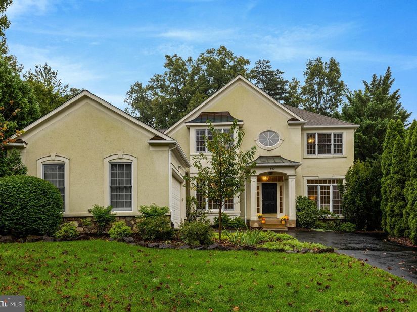 902 Leona Lane, Herndon VA 20170