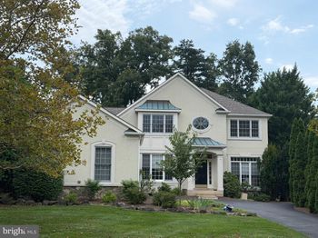 902 Leona Lane