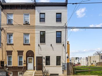 2144 N 8TH Street