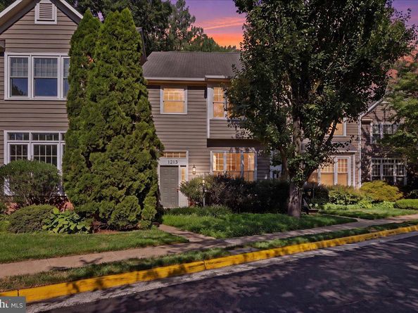 1213 Weatherstone Court, Reston VA 20194