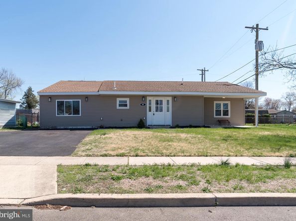 44 Elm Lane, Levittown PA 19054