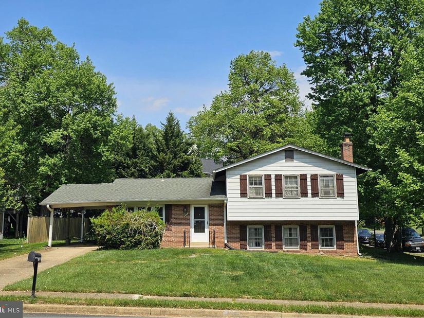 900 Carole Court SE, Vienna VA 22180