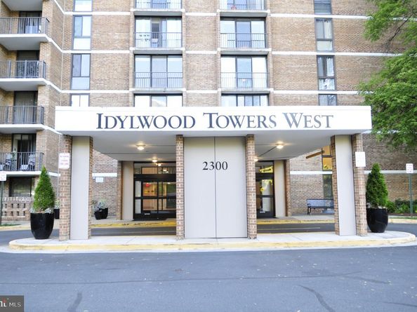 2300 Pimmit Drive 415, Falls Church VA 22043