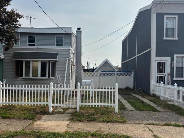 2241 Pratt Street, Philadelphia PA 19137