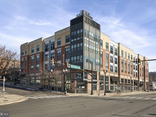 989 S Buchanan Street 312, Arlington VA 22204