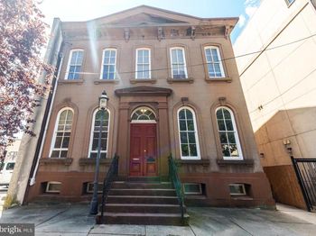 318 Bainbridge Street