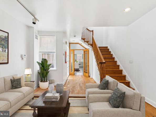 1006 S Front Street, Philadelphia PA 19147