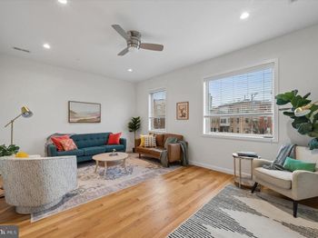 2555 Carpenter Street