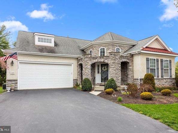 1136 Maxwell Manor, Warwick PA 18974