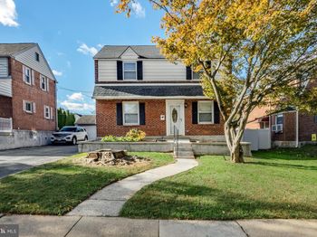 148 Meadowbrook Avenue