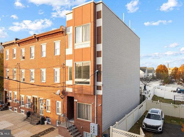 711 W Montgomery Avenue, Philadelphia PA 19122