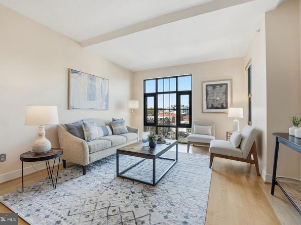 910 M Street NW 516, Washington DC 20001