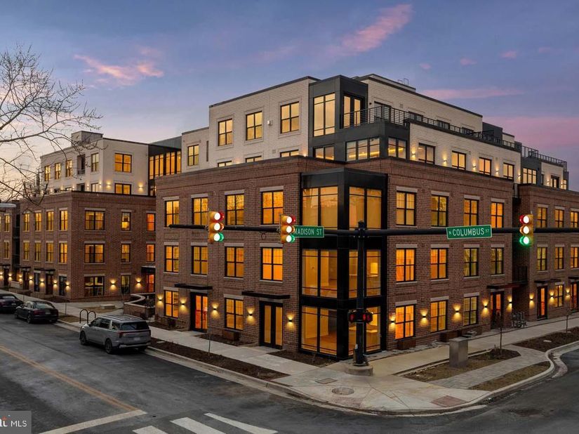 811 N Columbus Street 104, Alexandria VA 22314