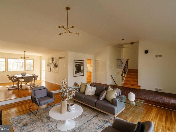 7913 Louise Lane, Glenside PA 19038