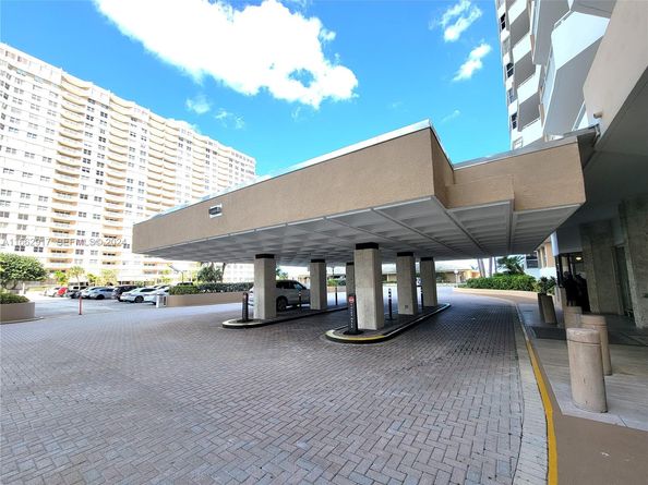 1980 S Ocean Drive 2C, Hallandale Beach FL 33009