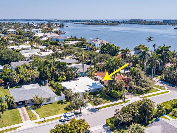 8 Wellesley Drive, Lake Worth Beach FL 33460