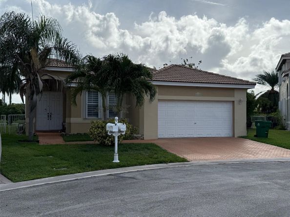 12611 SW 28th St, Miramar FL 33027