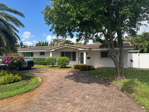 5111 NE 27th Terrace NE, Lighthouse Point FL 33064