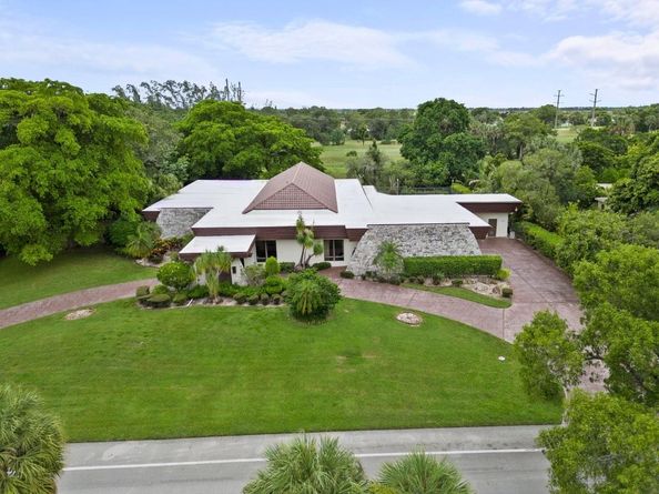 5304 Woodlands Blvd, Tamarac FL 33319