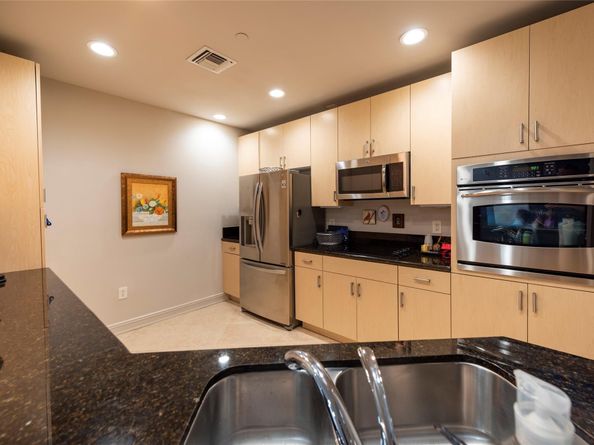 16102 Emerald Estates Dr 207, Weston FL 33331