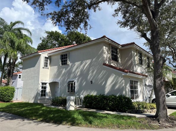 959 Azure Ln, Weston FL 33326