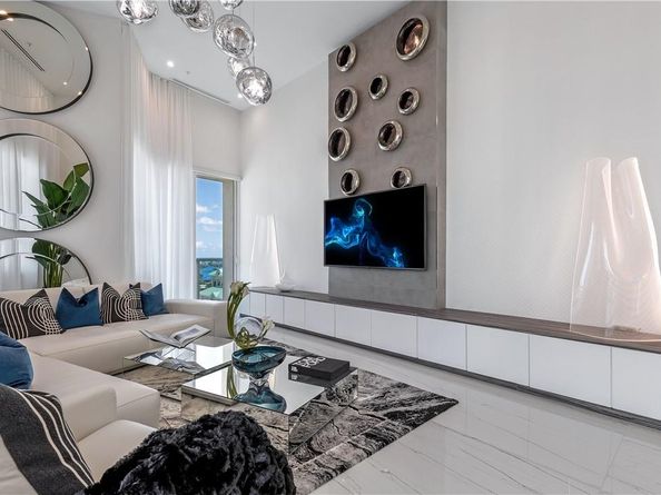 350 SE 2nd St GPH90, Fort Lauderdale FL 33301