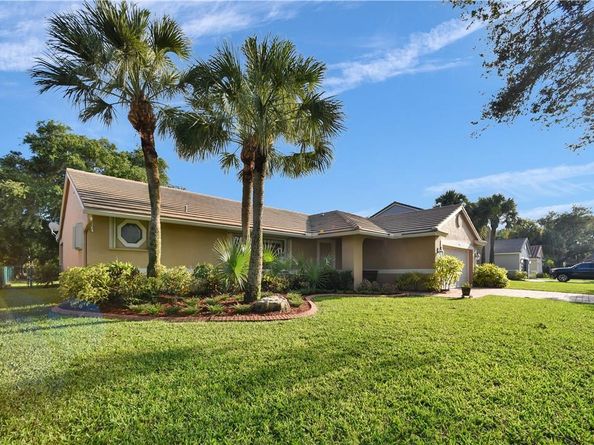 9226 NW 44th Ct, Coral Springs FL 33065