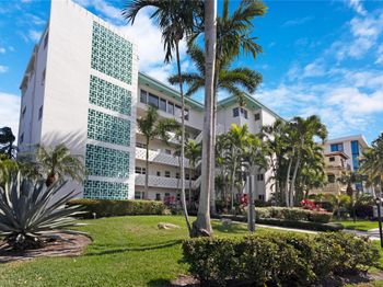 180 Isle Of Venice Dr