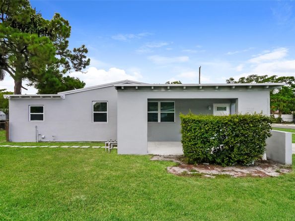 2230 SW 5th St, Fort Lauderdale FL 33312
