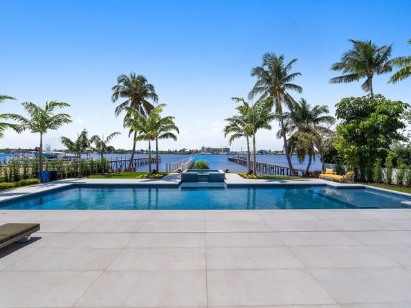 807 N Atlantic Drive, Lantana FL 33462