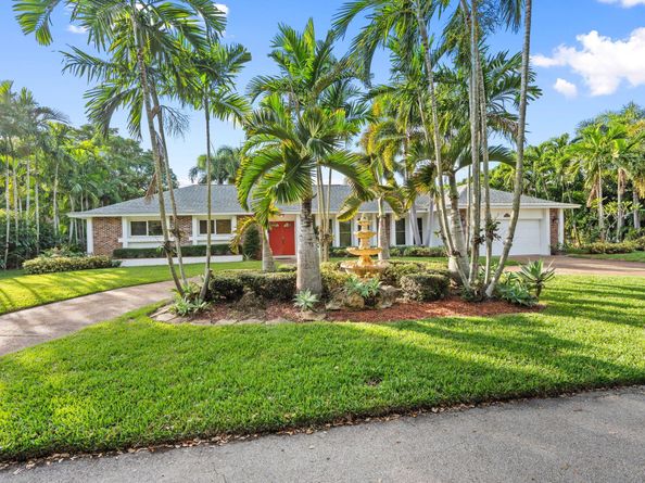 8 Bell Lane, Palm Springs FL 33406