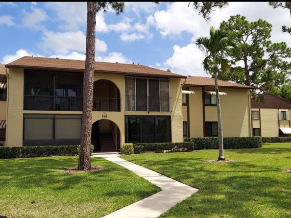 234 Pine Hov D1, Greenacres FL 33463