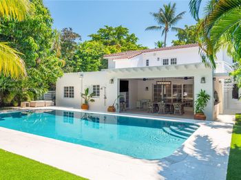 5236 Pine Tree Drive