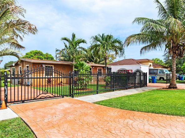 15600 NW 37th Place, Miami Gardens FL 33054
