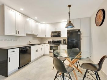 221 SE 9th Avenue