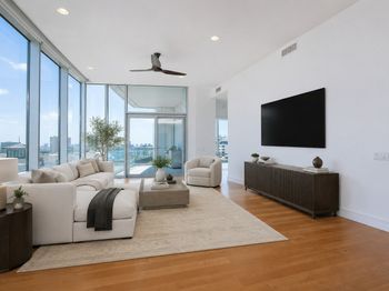 2727 Kirby Drive
