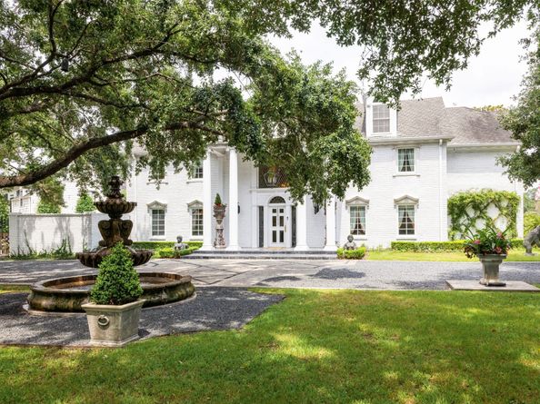 1561 Kirby Drive, Houston TX 77019