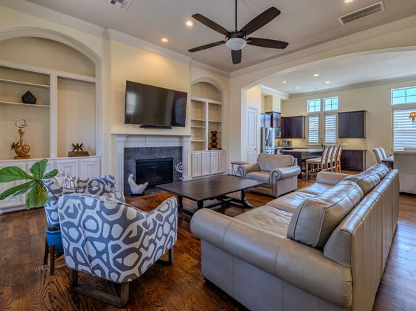 10929 Upland Park, Houston TX 77043